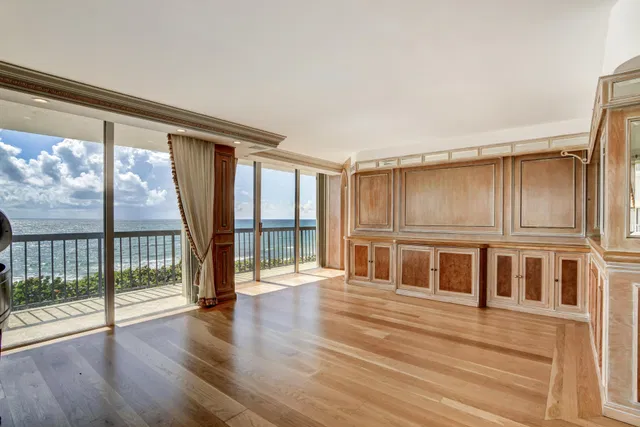 Emeraude Palm Beach Unit 304 photo 10