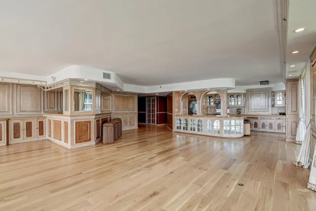 Emeraude Palm Beach Unit 304 photo 11