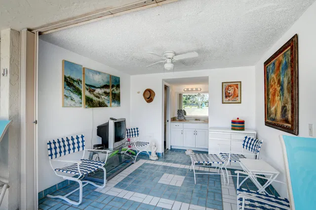 Emeraude Palm Beach Unit 304 photo 32
