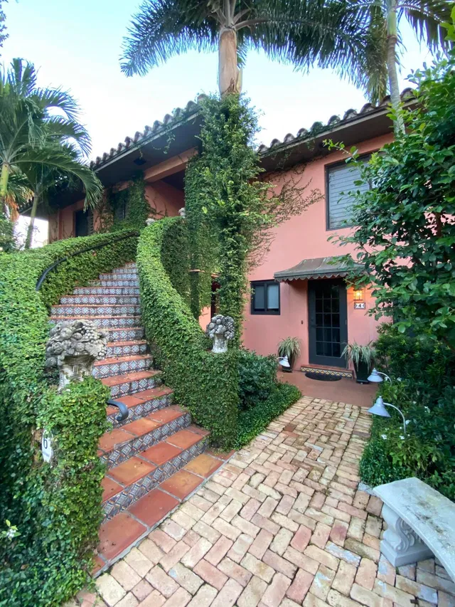 226 Chilean Avenue #5