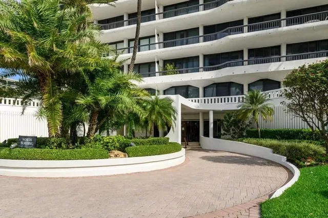 2660 S Ocean Boulevard #702n