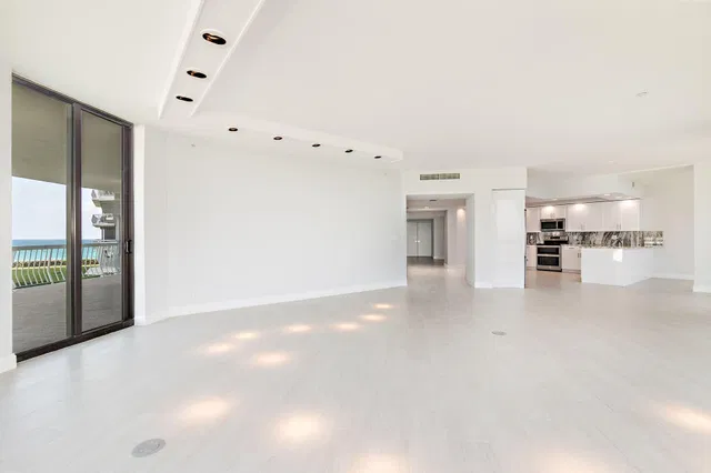 Sloan's Curve Palm Beach Unit 204n & C4e photo 12