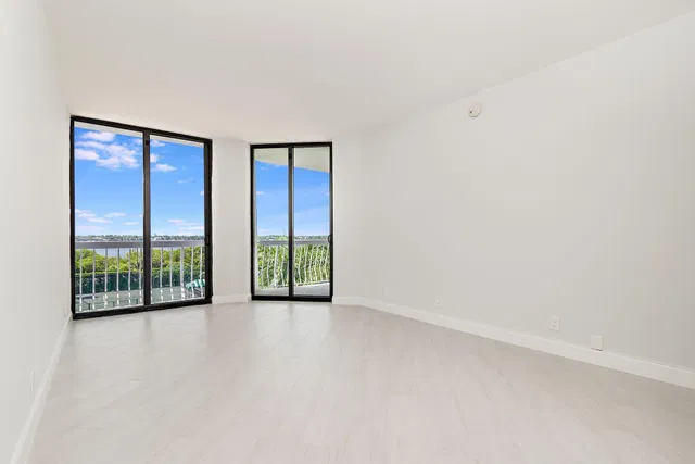 Sloan's Curve Palm Beach Unit 204n & C4e photo 17