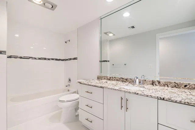 Sloan's Curve Palm Beach Unit 204n & C4e photo 18