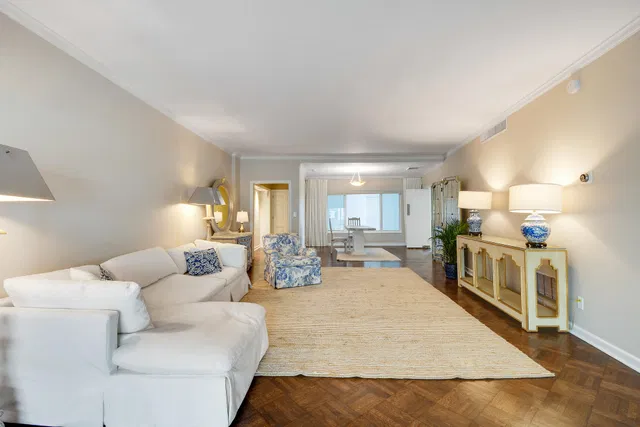 300 S Ocean Boulevard #3e