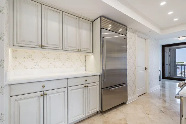 Waterview Towers Unit 506 photo 8
