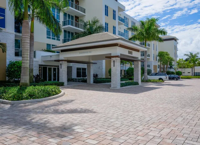 Azure Palm Beach Gardens Unit 301 photo 3