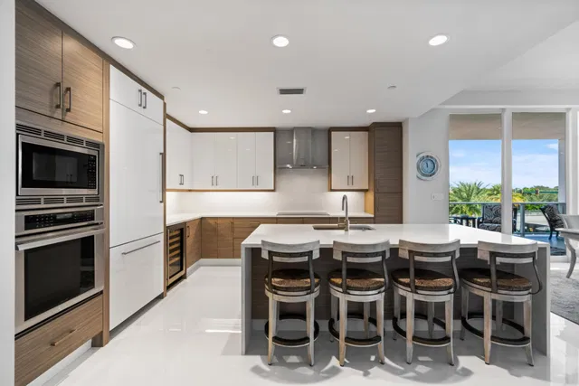 Azure Palm Beach Gardens Unit 301 photo 8