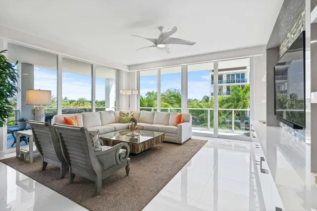Azure Palm Beach Gardens Unit 301 photo 17