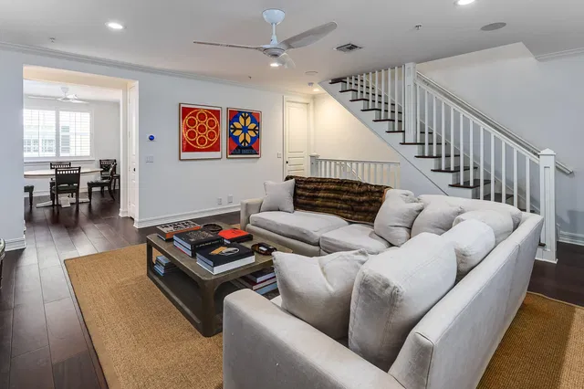 Magnolia Court Residence photo 2