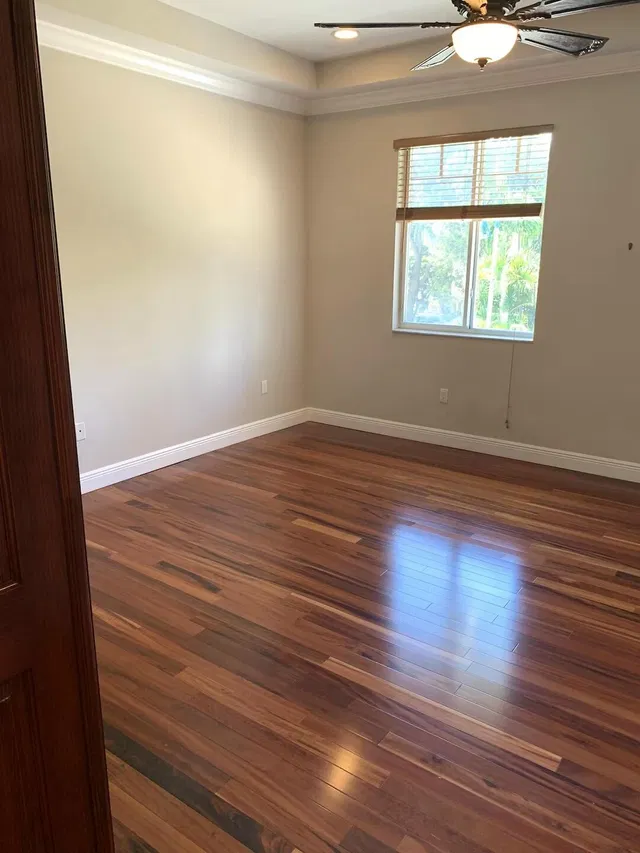 Unit 12 photo 10