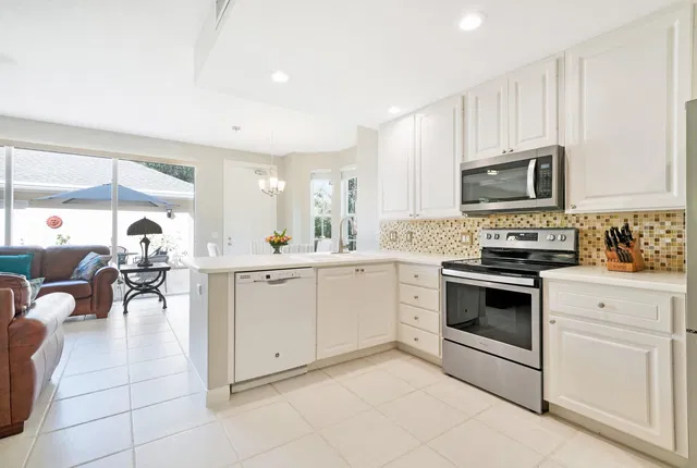 Charleston Court at Abacoa Residence photo 8