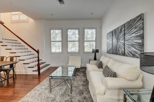 Hamilton Place Unit C photo 5