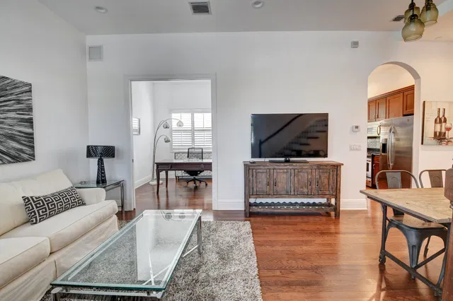 Hamilton Place Unit C photo 8
