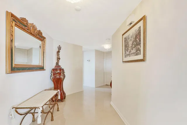 Corniche Singer Island Unit Ph4 photo 4