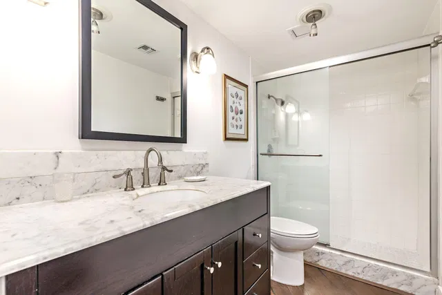 Trianon Unit 902 photo 9