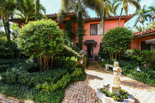 226 Chilean Avenue #4