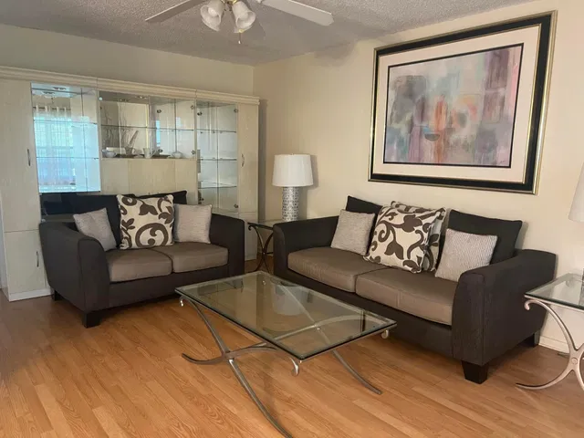 Residence photo 5