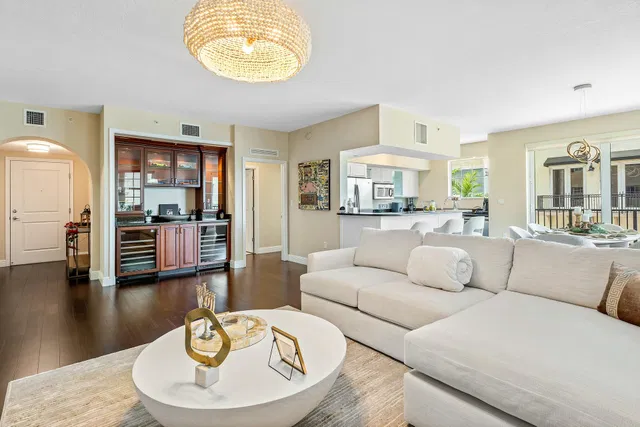 The Astor Unit 206 photo 4