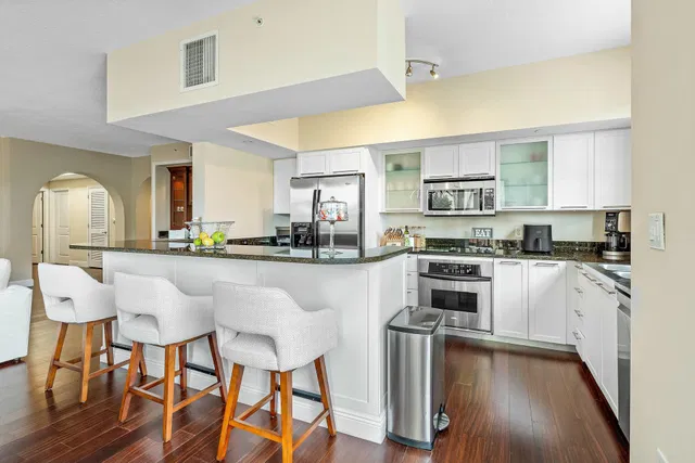 The Astor Unit 206 photo 8