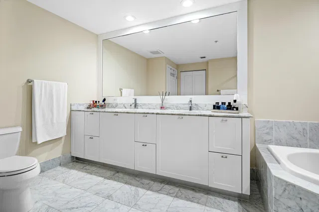 The Astor Unit 206 photo 18