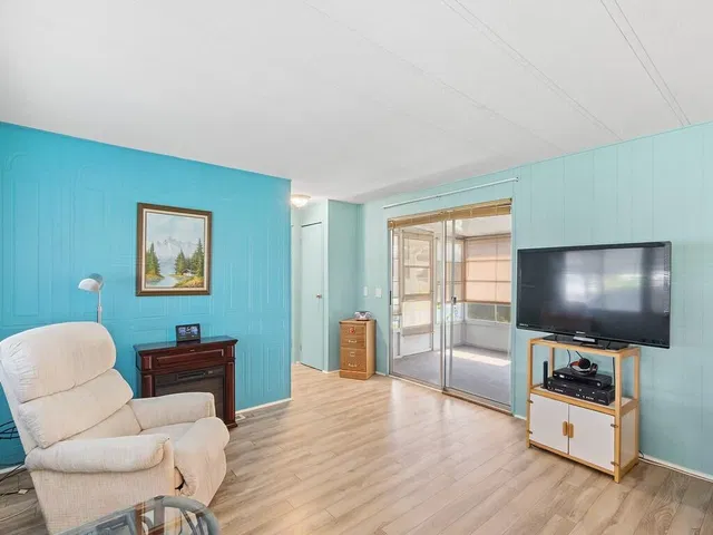Residence photo 16