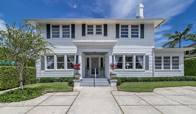 165 Seaspray Avenue