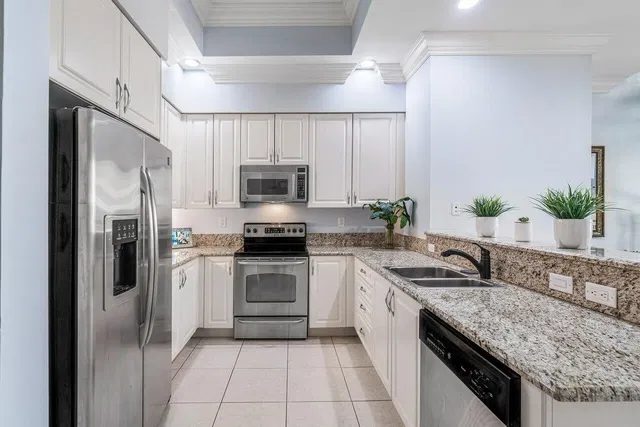 One City Plaza Unit 438 photo 9