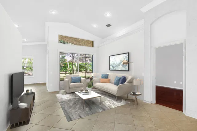Residence photo 2