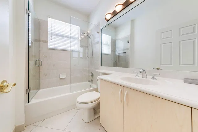 Residence photo 19