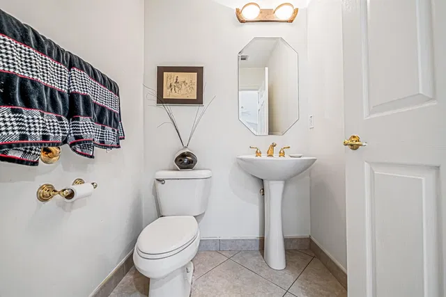 Residence photo 53