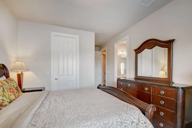 Residence photo 32