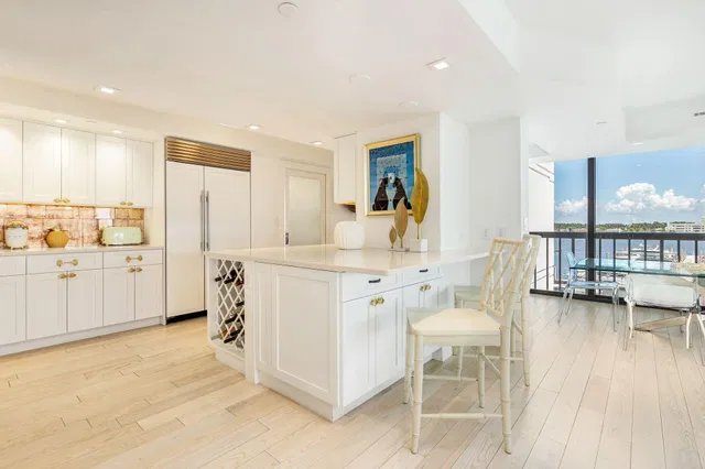 Waterview Towers Unit 706 photo 8