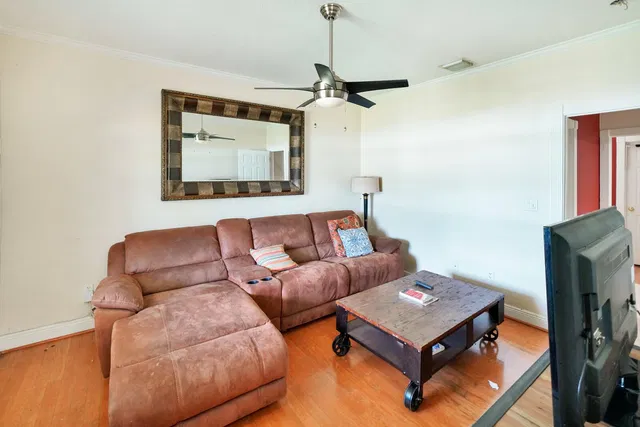  Residence photo 12