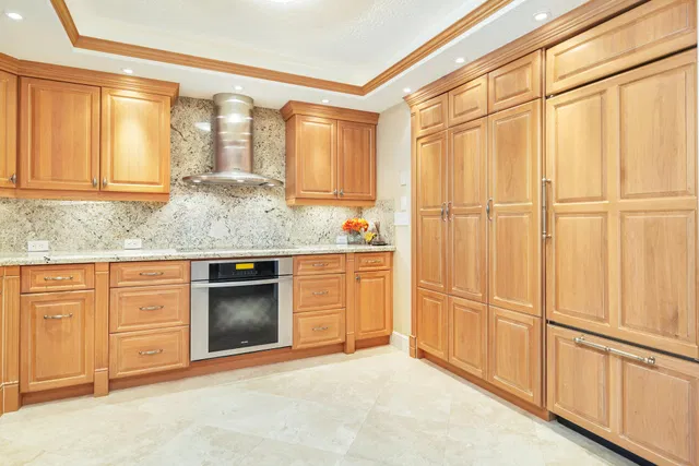 Winthrop House Condos Unit 309 photo 8