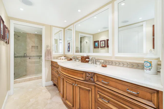 Winthrop House Condos Unit 309 photo 14