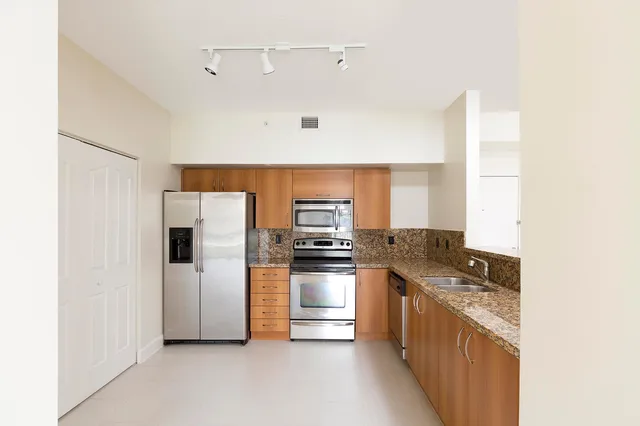 Pineapple Grove Village Condominiums Unit 1301 photo 8