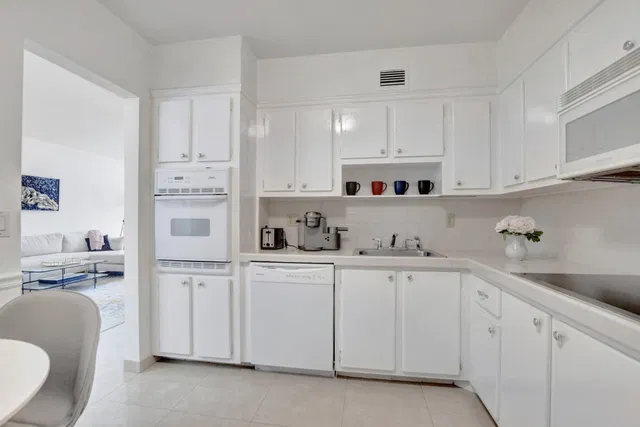 Boca Raton Unit 6n photo 25