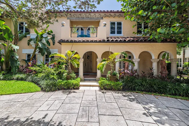 124 Brazilian Avenue