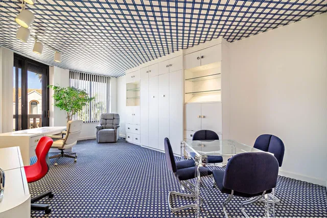 L'Ermitage Palm Beach Unit 205 photo 8