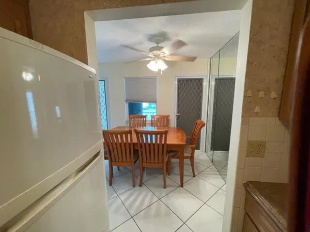 Unit 206 photo 4