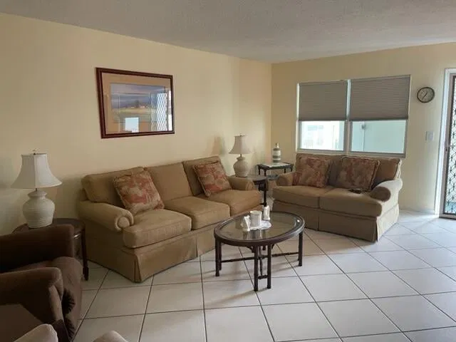 Unit 206 photo 7