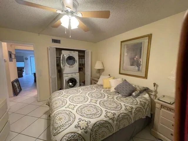 Unit 206 photo 11