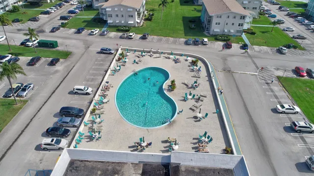 Unit 206 photo 19