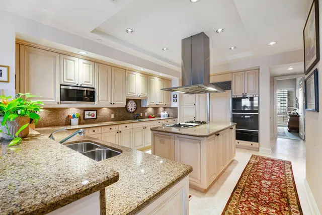 One Watermark Place Unit 602 photo 9