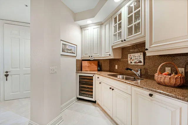 One Watermark Place Unit 602 photo 10