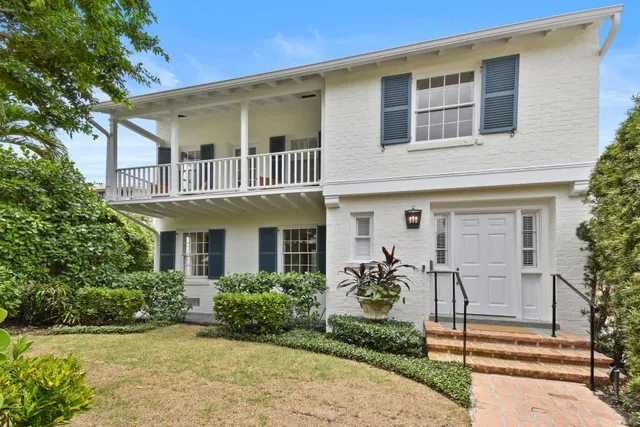 124 Australian Avenue