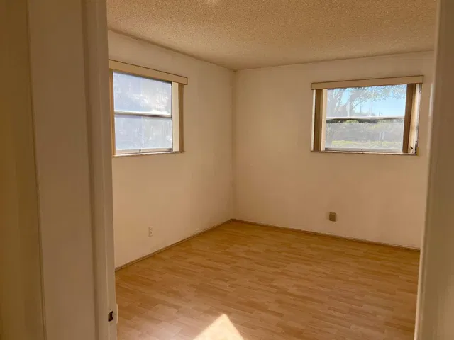 Unit 103 photo 11