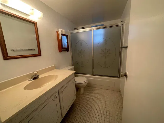 Unit 103 photo 15