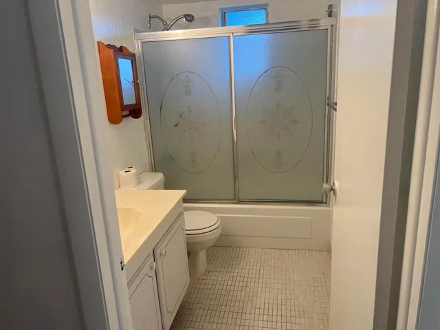 Unit 103 photo 16